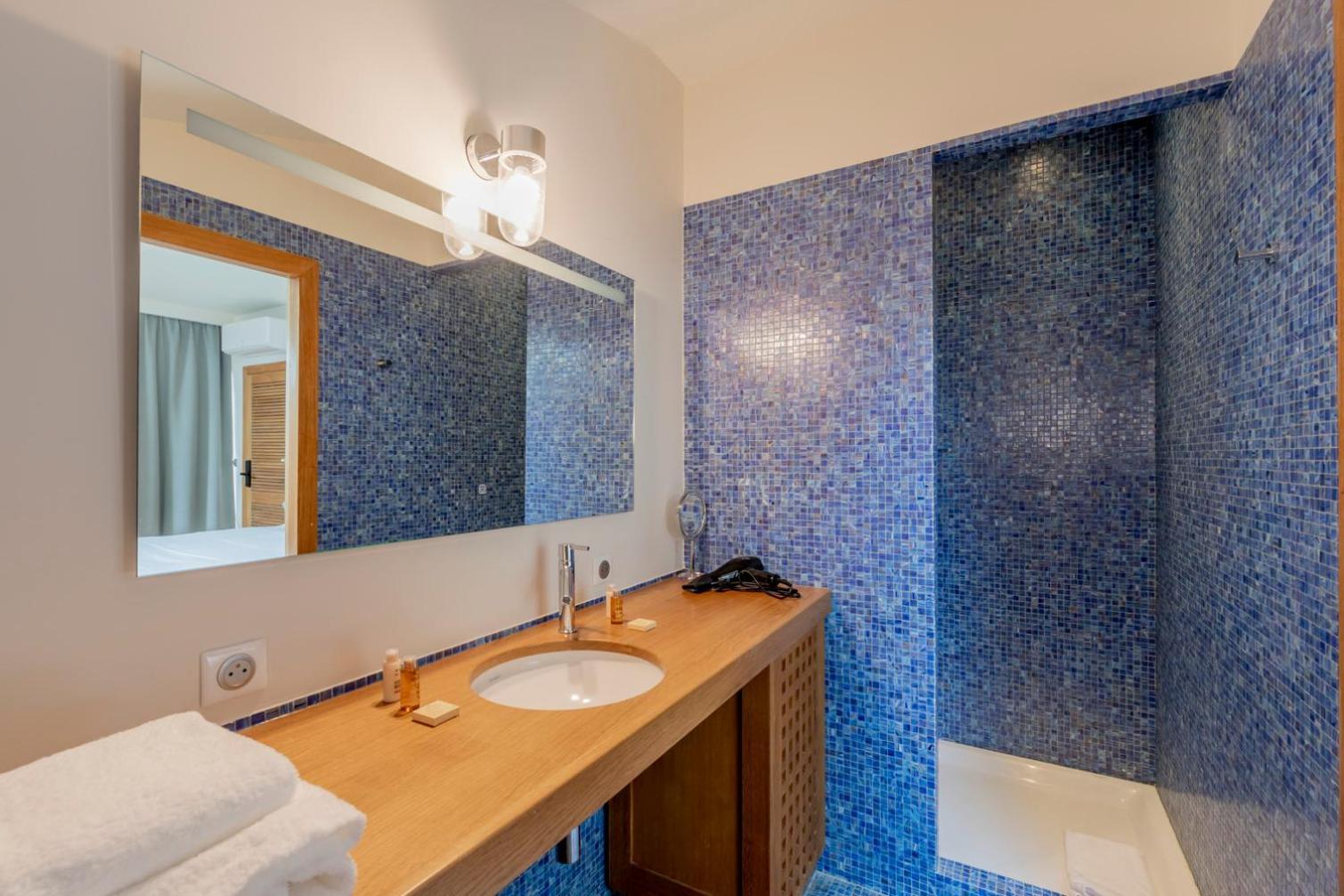 Residence Les Suites Du Port - By Le Saint Ferdinand Arcachon Ngoại thất bức ảnh