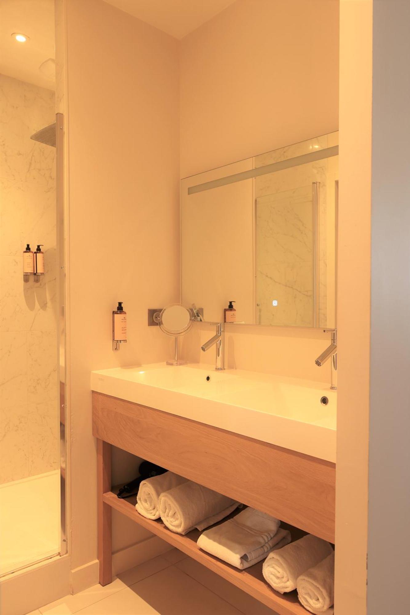 Residence Les Suites Du Port - By Le Saint Ferdinand Arcachon Ngoại thất bức ảnh